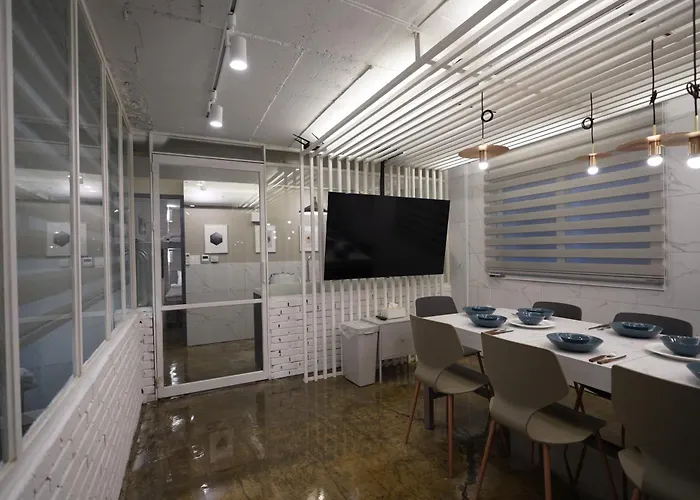 Apartamento 1-floor 3min Hongdae-st 4br 2bath Free Storage *